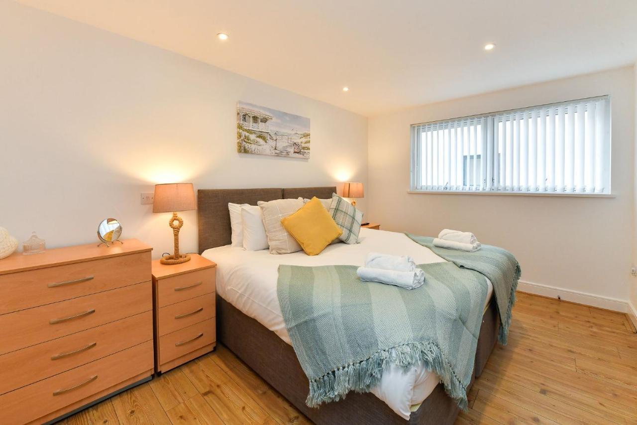 Just Stay Wales - Meridian Wharf, Marina View - 2 Bed Apartment Swansea Bagian luar foto